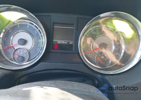 2014 Chrysler Town & Country Touring from USA, damaged, VIN 2C7WC1BG2ER221634